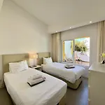 Club 2 With Pool By Homing Villa