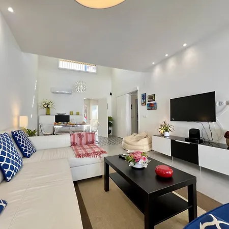 Vila Club 2 With Pool By Homing *