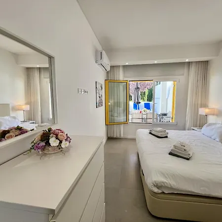 Club 2 With Pool By Homing *