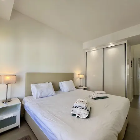 Club 2 With Pool By Homing