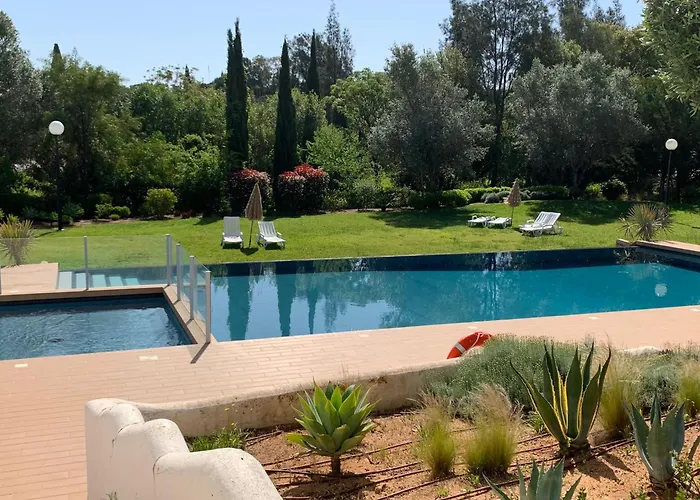 Club 2 With Pool By Homing Villa *