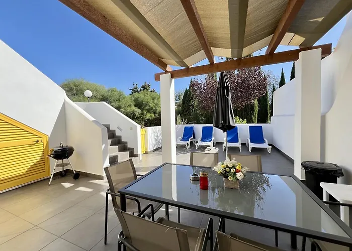 Club 2 With Pool By Homing