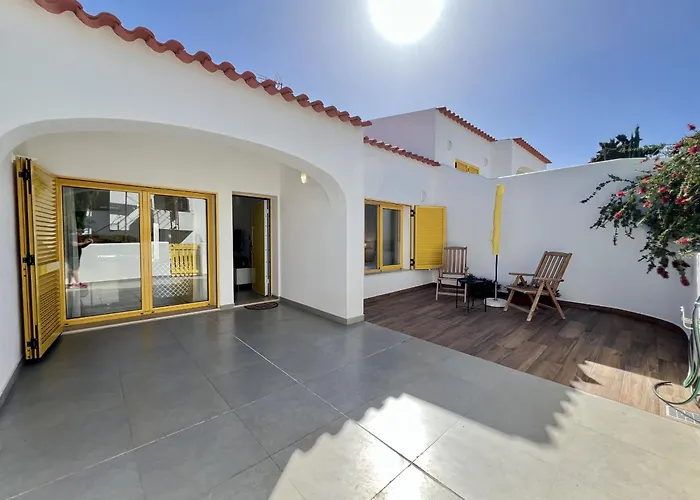Club 2 With Pool By Homing Villa