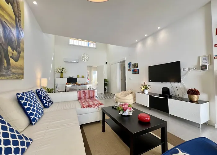 Villa Club 2 With Pool By Homing *